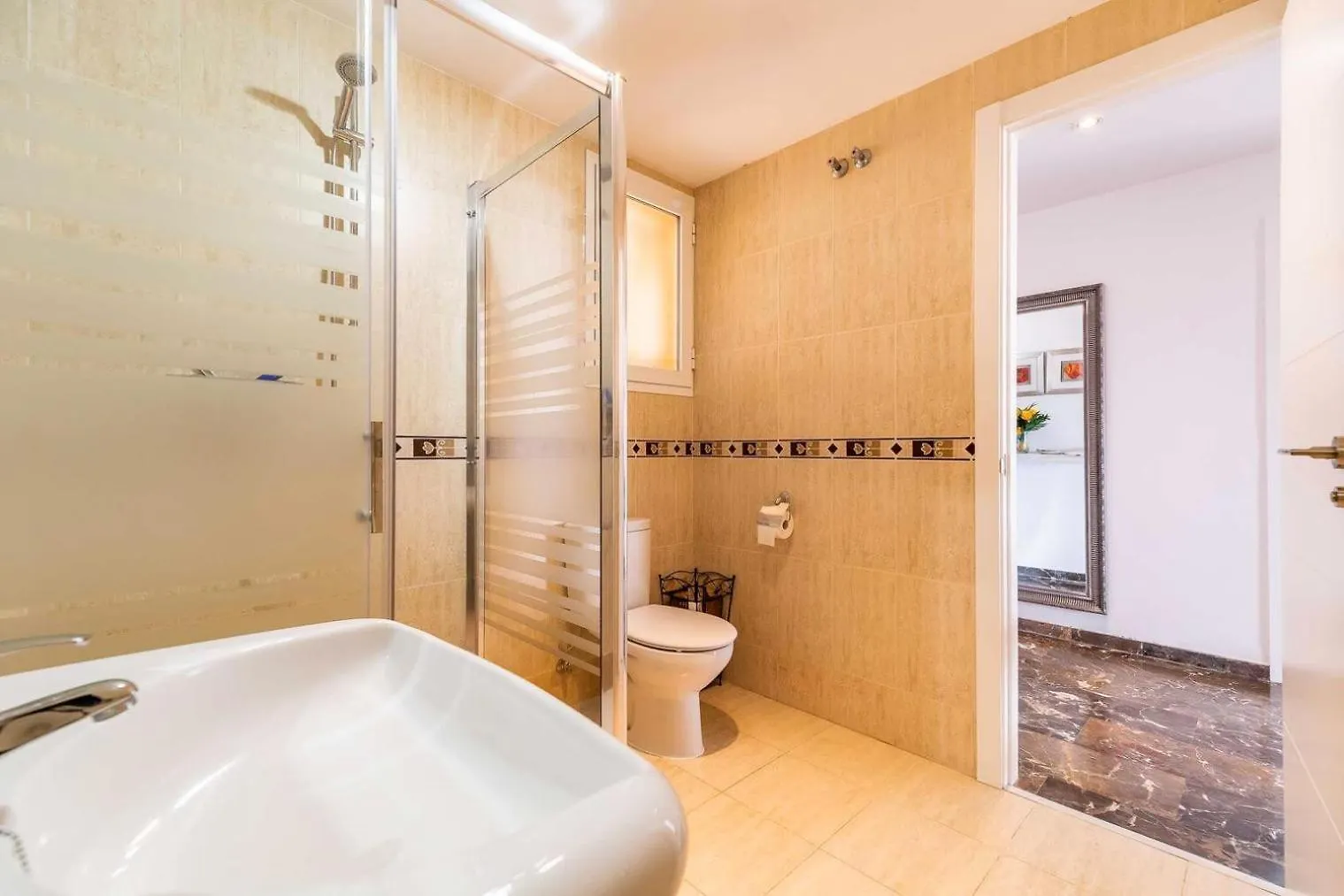 Spacious 3-Bedroom Apartment - Casa Annelise Fuengirola